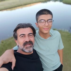 Erkan Bektaş Instagram - @solhan @yuzenadalarsolhan 
Çok güzel yermiş, bayıldık @umutacarbektass la...