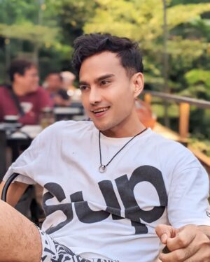 Erlando Saputra Instagram - I know right.....