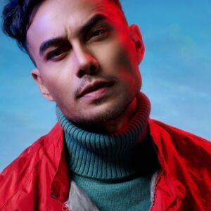 Erlando Saputra Instagram - Erlandho Saputra  managed by @realmgt

Photo @marthasuherman @marthasuherman_photography 
Mua @divamakeupartist_ 
Studio @primaimaging 
Red outer @pacorabanne
Turtleneck @calvinklein