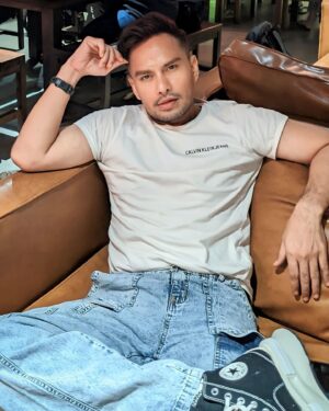 Erlando Saputra Instagram - Sinii dii pangku 🤪