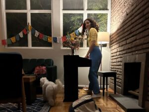 Erlend Øye Instagram - WHO BIT ME IN THE NIGHT? From the recording of Spider. I play guitar and sing lead vocals. Choir is made up up of @eldavidaguilar @undiegolorenzini @alex_ferreira and @claracebrian sings “i saw nothing, i heard nothing” ( and shot the video clip with the birdbush) . recorded by Fernando at @psicopsia studios. mastered by @jorgentraeen