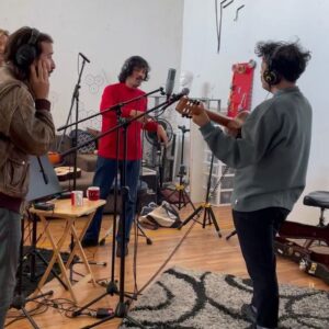 Erlend Øye Instagram - In the beginning of January me and @clara.cebrian were invited to the house of @alex_ferreira and @martamoremore for drinks and singalongs. There was also @eldavidaguilar . I dont have a video of it but Alex played us his version of David Byrnes song Everyones In Love With You, a song i had never heard, but we all loved it instantly! Alex in turn liked my version of Alma Mia and invited me over to record it a few days later, but i wasnt able to make it groove like it did on the party. Fast forward 1 month and Alex, David, Clara and @undiegolorenzini are going to @psicopsia studios to record extra vocals for Spider from Winter Companion. David has to leave early, and so i ask Alex: «Why dont you try to record the david byrne song?» And he just sits down and nails it in half an hour. Then i overdub my vocal part and the guitar solo, and it was done! (sadly no videos of this either) while all this went on Diego Lorenzini was sitting and drawing the situation. Thanks to @spotifymexico that has made it a Spotify Single.