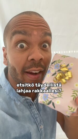 Ernest Lawson Instagram - Kaupallinen yhteistyö @philadelphiasuomi

Kesä on täynnä juhlia, mutta lahjojen stressaamisen voit lopettaa nyt, koska Philadelphia käy aivan kaikkeen! (Hääpäivälahjaksi vain omalla vastuulla) 

Mutta jos ihan vakavasti puhutaan, niin suosittelen kokeilemaan Philadelphian tuorejuustoja sekä arjen että juhlan kokkailuun. Maustetuista mun suosikit ovat Sipuli & Yrtit, sekä Valkosipuli & Yrtit. Maustamaton Original sopii erityisen hyvin esim. makeisiin leivonnaisiin. Mun stooreista löytyy muuten yksi superhelppo mukikakku-resepti, käy kurkkaamassa😋✌🏾

Mitä juhlia sun kesään osuu? Synttäreitä, valmistujaisia, ehkä jopa häitä?😍

#philadelphia #philadelphiasuomi