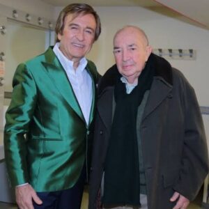 Erol Evgin Instagram - Türk sinema ve televizyon dünyamızın duayeni, değerli dostum Türker İnanoğlu’nu kaybettik. Yapımcı, yönetmen, senarist olarak ömrünü sanata adamış Türker İnanoğlu’na Allah’tan rahmet, ailesine ve sevenlerine sabır ve başsağlığı dilerim. Mekanı cennet olsun.
