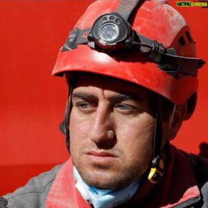 Ertuğrul Postoğlu Instagram - Umut;sizin sayenizde tekrar tekrar yeşeriyor.. #izmir