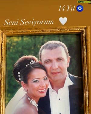 Ertuğrul Postoğlu Instagram - 14 Yıl... Seni seviyorum... 🤍🤍🤍 🧿