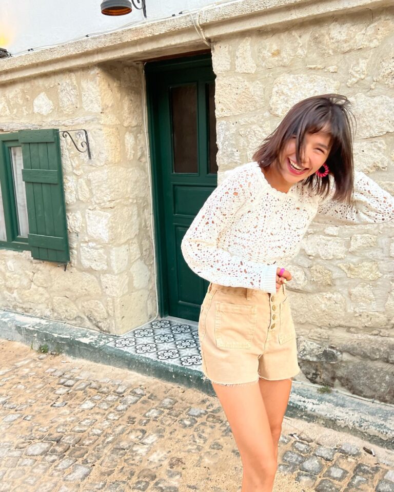 Actress Esengül Yılmaz HD Instagram Photos and Wallpapers April 2023