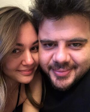 Eser Yenenler Instagram - İyi ki doğmuş benim karıcıımmm… iyi ki doğmuş bana,bizi öğreten kadın…iyi ki doğmuş bizi aile yapan kadın…iyi ki doğmuş bana bu dünyada tamamlanma hissini yaşatan eşsiz karımmm.. iyi ki sen iyi ki biz🌹❤️