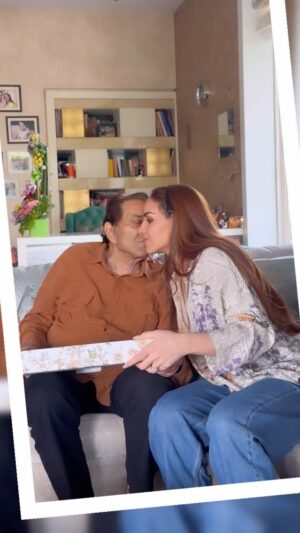 Esha Deol Instagram - You are the best 🤗

Happy Father’s Day papa I love love love you 😘♥️♥️♥️🧿🥰💪🏼🙏🏼

Wishing all the awesome fathers a very happy Father’s Day 🫶🏼

@aapkadharam 
#happyfathersday #fathersday #fatheranddaughter #petlovers #naturelovers #sunshine #love #gratitude ♥️🧿