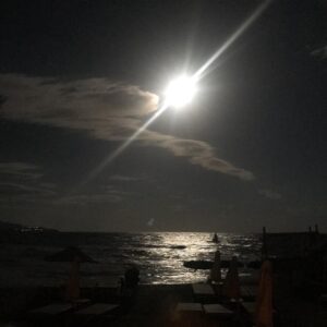 Esra Ronabar Instagram - Mutlaka ışık ol