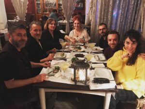 Esra Ronabar Instagram - Bir kutlamalar 🎉 #Dondurma📽