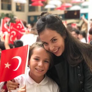 Esra Ronabar Instagram - #cumhuriyetbayramı kutlu olsun🌟