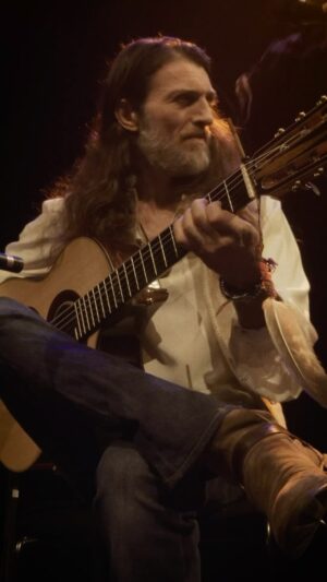 Estas Tonne Instagram - There were such inspirational moments like this one from last year’s sound journey in Rotterdam as part of the “Rhythms of Change” 2023 tour. ❤️🕊️

Thrilled about being reunited by music with some incredibly talented people at the upcoming performances ✨🤍

@alighamsari 🎶
@conradoxmolina 🎶
@onanya.music 🎶
@estastonne 🎶
@geri_dagys 🕹️
@bognar.zsolti 🎧
@soundprostudios 🎶

#estastonne #estastonnemusic #oneheartsound #rhythmsofchangetour2023 #angelsanddeamons