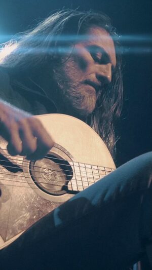 Estas Tonne Instagram - For over a decade, its a rare moment, when a song or its variation is played on stage. Sound journeys in a continued flow nowadays are ongoing for a few hours at least. When we edit the archived materials, we extract and share the “waves” as they appear, rather than songs. Yet its precious, when during a soundcheck, those old friends come around for a reunion ❤️🎶🕊️
Paris Heart variation during the soundcheck in Geneva. Envision tour 2022 🎶❤️🌱🕊️
Full video link  is in the bio ✨
📽️ @geri_dagys ✨
🕹️ @soundprostudios ✨
#parisheart #estastonne #envisiontour2022