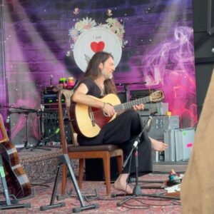 Estas Tonne Instagram - What a blessing 🎶💫 THANK YOU @estastonne for your wonderful concert @yogasoundsea 🙏🏻 @nessigomesmusic @armin_metz #yogasoundandsea #festival #summer