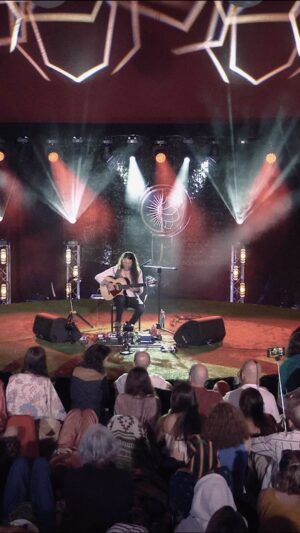 Estas Tonne Instagram - Looking forward to another round of the @dreamersland.eu this year. With a heart family again and it’s expended version 🌱🕊️🎶❤️
📽️ @geri_dagys ✨
🕹️ @soundprostudios ✨
#estastonne #dreamerslandfestival #summer