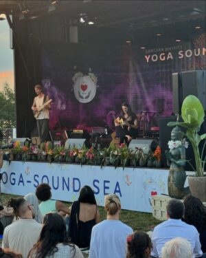 Estas Tonne Instagram - What a blessing 🎶💫 THANK YOU @estastonne for your wonderful concert @yogasoundsea 🙏🏻 @nessigomesmusic @armin_metz #yogasoundandsea #festival #summer