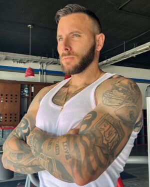 Esteban Martínez Instagram - Los días festivos también se entrena 🤝
