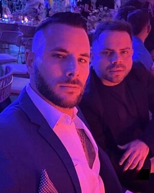 Esteban Martínez Instagram - Guaauuu!!! Que noche, muchas felicidades y sigue disfrutando de tu éxito @soywendyguevaraoficial 🐝❤️ gracias por la invitación, estuvo increíble 🙌🏻🤠