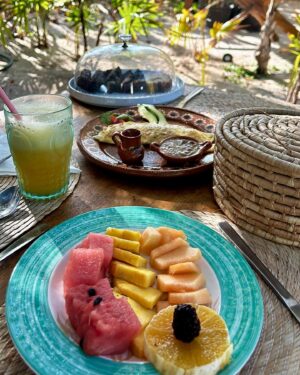 Esteban Martínez Instagram - 🍉🍍🍳🌴