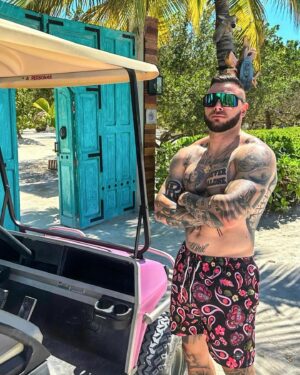 Esteban Martínez Instagram - Un verdadero paraíso 🌴🌅
