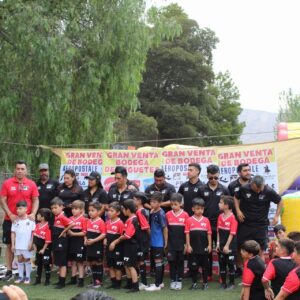 Esteban Paredes Instagram - ⚽️⚽️ Hoy nuestros alumnos disfrutaron de una navidad junto a EP7 ⚽️⚽️

🎄 ! FELIZ NAVIDAD PARA TODOS ! 🎄

Vamos por un 2024 lleno de Energía y aprendizaje 

! Atentos Apoderados subiremos una información para ustedes ! ⚽️🙌🏾