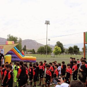 Esteban Paredes Instagram - ⚽️⚽️ Hoy nuestros alumnos disfrutaron de una navidad junto a EP7 ⚽️⚽️

🎄 ! FELIZ NAVIDAD PARA TODOS ! 🎄

Vamos por un 2024 lleno de Energía y aprendizaje 

! Atentos Apoderados subiremos una información para ustedes ! ⚽️🙌🏾