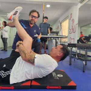 Esteban Paredes Instagram - Agradezco mucho a todo el equipo de Astra Sport por invitarme al circuito de evaluación deportiva, para ver cómo están mis condiciones físicas y motoras. 
Les recomiendo @Clinica_Astra por su profesionalismo y foco especializados en deportista. Visítenlos en Av. Salvador 281, Providencia, para evaluar el cuerpo antes de una temporada de deportes o si tienes una lesión que tratar. 
¿Cómo los pueden contactar? A través de su Whatsapp  56 9 9489 0594 o en clinicaastra.cl 
#ClinicaAstra #evaluaciondeportiva #AstraSport #Providencia #Fonasa #Deportes #Atletas #Deportistas #recomendacion #Medicinadeportiva