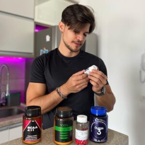 Esteban Velásquez Instagram - Manter hábitos saudáveis é benéfico tanto para a saúde física quanto para a saúde mental, além de melhorar a autoestima e amenizar a depressão e a ansiedade. Agregar vitaminas, suplementos e minerais vão contribuir muito nesse cuidado, por isso com @phytusfarma mantenho minha saúde e imunidade em alta, lembrando que eles também possuem produtos para beleza, desempenho físico, emagrecimento e até para o cuidado do seu pet!
Cupom de desconto: Esteban10 ✨
