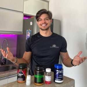 Esteban Velásquez Instagram - Manter hábitos saudáveis é benéfico tanto para a saúde física quanto para a saúde mental, além de melhorar a autoestima e amenizar a depressão e a ansiedade. Agregar vitaminas, suplementos e minerais vão contribuir muito nesse cuidado, por isso com @phytusfarma mantenho minha saúde e imunidade em alta, lembrando que eles também possuem produtos para beleza, desempenho físico, emagrecimento e até para o cuidado do seu pet!
Cupom de desconto: Esteban10 ✨