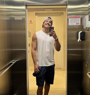 Esteban Velásquez Instagram - Mirrors & 😗✌🏻
