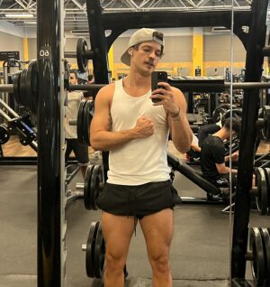 Esteban Velásquez Instagram - Mirrors & 😗✌🏻