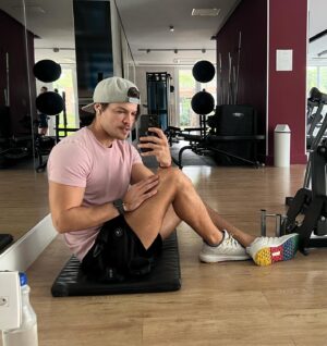 Esteban Velásquez Instagram - Mirrors & 😗✌🏻