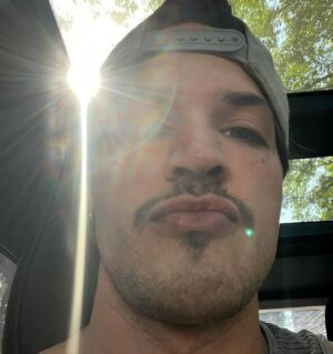 Esteban Velásquez Instagram - Mirrors & 😗✌🏻