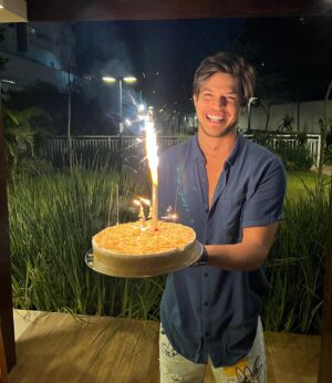 Esteban Velásquez Instagram - 05/06/2023 ✨33
Gracias por todo el cariño 🫶🏻
Obrigado para os envolvidos amo vocês 🫀