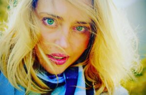 Estella Warren Instagram - It's finally Sunny in Toronto 😛