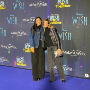 Ester Pantano Instagram - WISH, ennesimo capolavoro @disney , canzoni e citazioni in ogni frame, per chi ama Disney come me sarà un viaggio nei ricordi con doppiatori magnifici, @gaiaofficial che ha una voce meravigliosa e @michele_riondino che ha fatto un lavoro incredibile nei panni del cattivo Re Magnifico e @amadeusonoio che presta la voce al comico Valentino.

Sono felice di essere entrata a far parte di questa famiglia,
con i Leoni, parte di questo sogno grande. Di questo desiderio esaudito.
La cosa che chiedo più spesso è: “ cosa desideri? Quale é il tuo sogno?” E soprattuto trovo ogni scusa per esprimere e far esprimere i desideri, agli amici, ai passanti, quando l’orologio segna un orario come le 11:11, quando c’è una targa con 3 numeri uguali, quando cade un ciglio, quando spengo una candela, quando si fulmina una lampadina, i desideri sono il metro della vita, desiderare ci permette di superare anche i dolori grandi, di non fossilizzarci, è un grande balsamo per il cuore e l’anima. Poi i veri desideri ci dicono di tenerli per noi, per scaramanzia, io invece credo che più i sogni siano messi nel mondo, urlati, più sia facile realizzarli e trovare anime meravigliose pronte a coadiuvare la costruzione del sogno.
Nessuna scaramanzia perciò, poiché credo fermamente che ciò che è destinato a te non potrà togliertelo nessuno.

Domani 21 Dicembre esce WISH nelle sale, io auguro a tutti desideri immensi, perché è proprio nel desiderare che si accende il motore della vita. E auguro alle sale di riempirsi, perciò andate ⭐️

Possiamo aiutare tutti i sogni degli altri, possiamo avvicinarci e sentire una grande comunione di intenti.
I wish you the best WISH! 

⭐️✨

#wish #disney