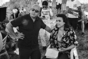 Ester Pantano Instagram - Torniamo domani
su Rai1 alle 21:25 
con Makari 3
con una Squadra meravigliosa.
I Grazie non saranno mai abbastanza, l’amore ed il calore, l’affezione che dimostrate sempre, da anni ormai.
E per tutti i nuovi amanti della Sicilia, 
felice di avervi portati nella nostra Isola, essere taggati nelle vostre foto delle vacanze significa molto, dimostra l’importanza degli investimenti per luoghi che meritano di poter vivere di turismo e meritano investimenti per migliorare, in alcuni casi Creare da Zero, trasporti pubblici efficienti, rapidi, in buone condizioni  e permettano anche a chi è residente di poter visitare la propria Sicilia, invece di dover preferire mete più distanti ma raggiungibili in metà del tempo.

Faremo prima a prendere un tè in Inghilterra con un Catania-Londra andata e ritorno in giornata in aereo che visitare Ragusa partendo da Trapani in treno.
 

Non basterà una vita per scoprirla tutta… poi a questa velocità, toccherà chiedere qualche vita in prestito!

Grazie @alessandrofusco1 per aver curato e amato la visione e l’aspetto di questa Suleima e per essere diventato un amico suo e mio.

Grazie ai miei colleghi e compari/mbaruzzi dell’apocalisse: Claudio e @domenico_centaofficial con il quale condividiamo aria, mare e fatiche ma anche gioie immense.

Ester

🫀