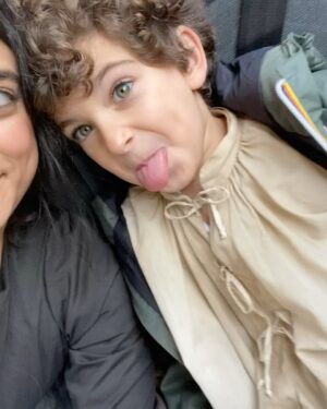 Ester Pantano Instagram - Se si potesse ogni giorno sapere che aspetto avrà l’alba del giorno dopo
non sarebbe degno di essere un nuovo giorno, se si potesse di un incontro sapere se si riavvererà in altre ore di altri giorni allora avremmo in mano tutto il destino 
che mai sarà il nostro.

A tutte le incognite,
al lavoro immenso che c’è 
dietro ogni secondo 
ed ogni inquadratura 
a tutte le persone che amano 
e che sanno condividere.
Non dimenticherò mai 
tutti i luoghi e come mi sono sentita,
le giornate intere sui libri, il mio ricercare verità, le persone che sono diventate famiglia, la Mia famiglia scenica che diventa Famiglia.

Nodi indissolubili.
Grazie Leoni, 
che non potevamo che essere di Sicilia.
( grande amore per i Bagnaroti)
✨✨✨❤️‍🔥

@disneyplusit 
@lotus_production 
@compagnialeone 
@leonefilmgroup

#ileonidisicilia #disneyplus #esterpantano #giuseppinasaffiotiflorio