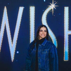 Ester Pantano Instagram - WISH, ennesimo capolavoro @disney , canzoni e citazioni in ogni frame, per chi ama Disney come me sarà un viaggio nei ricordi con doppiatori magnifici, @gaiaofficial che ha una voce meravigliosa e @michele_riondino che ha fatto un lavoro incredibile nei panni del cattivo Re Magnifico e @amadeusonoio che presta la voce al comico Valentino.

Sono felice di essere entrata a far parte di questa famiglia,
con i Leoni, parte di questo sogno grande. Di questo desiderio esaudito.
La cosa che chiedo più spesso è: “ cosa desideri? Quale é il tuo sogno?” E soprattuto trovo ogni scusa per esprimere e far esprimere i desideri, agli amici, ai passanti, quando l’orologio segna un orario come le 11:11, quando c’è una targa con 3 numeri uguali, quando cade un ciglio, quando spengo una candela, quando si fulmina una lampadina, i desideri sono il metro della vita, desiderare ci permette di superare anche i dolori grandi, di non fossilizzarci, è un grande balsamo per il cuore e l’anima. Poi i veri desideri ci dicono di tenerli per noi, per scaramanzia, io invece credo che più i sogni siano messi nel mondo, urlati, più sia facile realizzarli e trovare anime meravigliose pronte a coadiuvare la costruzione del sogno.
Nessuna scaramanzia perciò, poiché credo fermamente che ciò che è destinato a te non potrà togliertelo nessuno.

Domani 21 Dicembre esce WISH nelle sale, io auguro a tutti desideri immensi, perché è proprio nel desiderare che si accende il motore della vita. E auguro alle sale di riempirsi, perciò andate ⭐️

Possiamo aiutare tutti i sogni degli altri, possiamo avvicinarci e sentire una grande comunione di intenti.
I wish you the best WISH! 

⭐️✨

#wish #disney