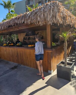 Esther Acebo Instagram - Pocket full of fish.. 
•
@okuhotels sois 💗
