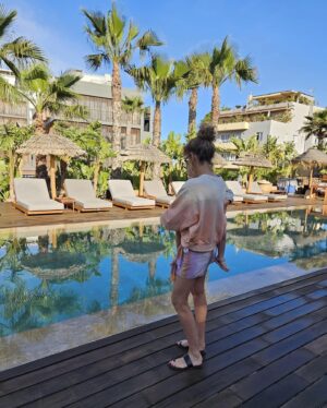 Esther Acebo Instagram - Pocket full of fish.. 
•
@okuhotels sois 💗