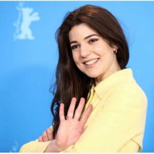 Esther Garrel Instagram - Thank you @berlinale ! #LeGrandChariot 🌸 photo:Sébastien Reuter