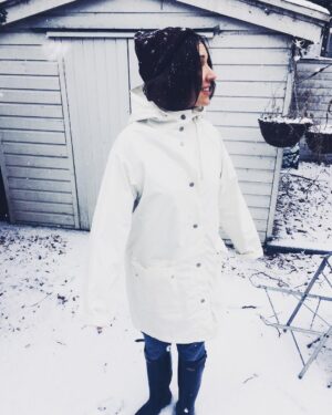 Esther Smith Instagram - Todays attempt at a coat and snow blend. #successful #invisbiltycloak #whereisshe?