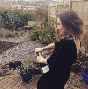 Esther Smith Instagram - 5 key stages of festive ‘Pops’ - Happy Christmas you festive Merries 🎄 x #drinkresponsibly