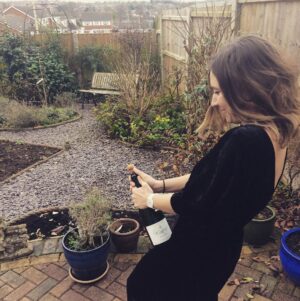 Esther Smith Instagram - 5 key stages of festive ‘Pops’ - Happy Christmas you festive Merries 🎄 x #drinkresponsibly