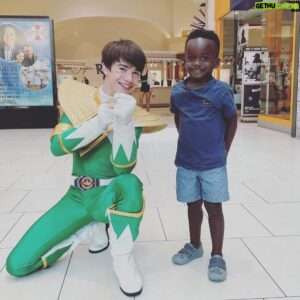 Ethan Fineshriber Instagram - Meeting fans is always a huge treat for me. Got to take a great shot with this little dude at the mall while filming with @karlahernandez831 . Really appreciate everyone who watches and supports us. If you ever spot me in public and want a photo please don’t hesitate to stop me.  It would be an honor to meet you.  #greenranger #powerrangers #powerranger #powerrangercosplay #greenpowerrangercosplay #tommyoliver #ethanfineshriber #ninjakidstv #ninjakidztv #ninjakid #mmpr #mightymorphinpowerrangers #greenpowerranger #utahyoutuber #utahinfluencer