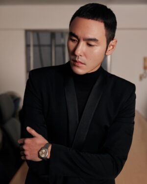 Ethan Juan Instagram - Suits @givenchy 
Hair @vancubex 
Makeup @broccoli9_9 
Stylist @paulawa 
Photographer @hungyihsieh