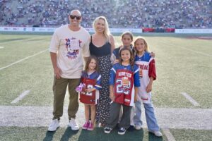 Étienne Boulay Instagram - Girls night out aux @mtlalouettes samedi dernier 🏈