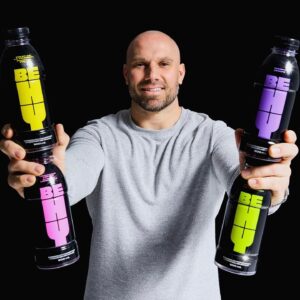 Étienne Boulay Instagram - Les boissons hydratantes BEHY sont disponibles dans tous les IGA !!! @drinkbehy x @igaqc • BEHY est fabriqué au Québec et sucré naturellement avec du sirop d’érable pur à 100%, rempli d’électrolytes naturels et sans édulcorants, arômes ou colorants artificiel! BEHY est LA nouvelle boisson d’hydratation santé et bonne pour toute la famille. Je suis très fier de joindre un groupe d’entrepreneurs Québécois, incluant les anciens joueurs de la NHL Bruno Gervais et Maxime Talbot, pour offrir la meilleure option d’hydratation sportive sur le marché! Allez chercher votre BEHY chez IGA!